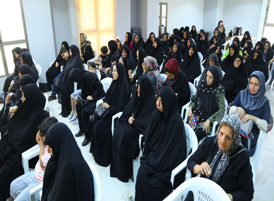 سومین وآخرین روزازمراسم معنوی-فرهنگی عزاداری سالارشهیدان حضرت امام حسین (ع) دراتاق بازرگانی قزوین برگزارشد.عکس کمکی شماره3