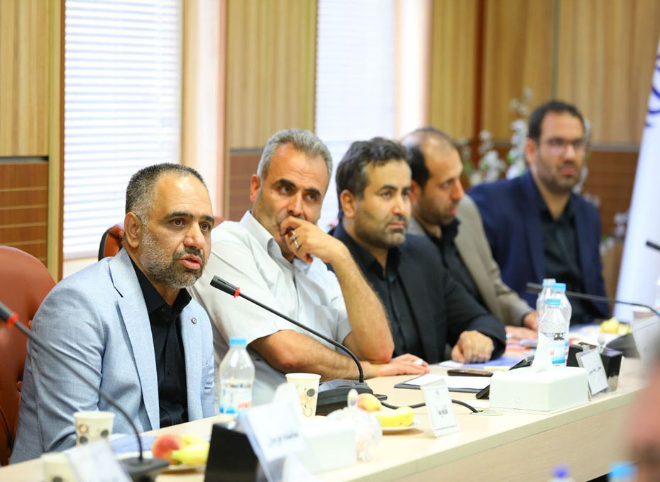 عصردوشنبه نهم مردادماه درجلسه ای باحضور آقایان  اعلایی مقدم مدیر کل ورزش و جوانان استان، خلیلی سرپرست فدراسیون ورزشهای  همگانی  کشور،مهندس عبدیان ریاست اتاق بازرگانی قزوین وسایر کاندیداها،مجمع انتخاباتی هیات ورزشهای همگانی استان برگزارشد.عکس کمکی شماره3