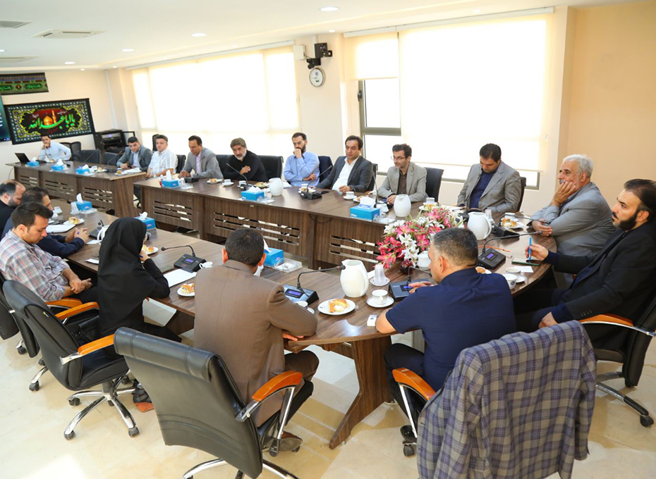 صبح امروز نشست کمک به اشتغال معتادان بهبودیافته  باتوجه به پتانسیلهای واحدهای صنعتی وتولیدی دراتاق بازرگانی قزوین تشکیل شد.عکس کمکی شماره1