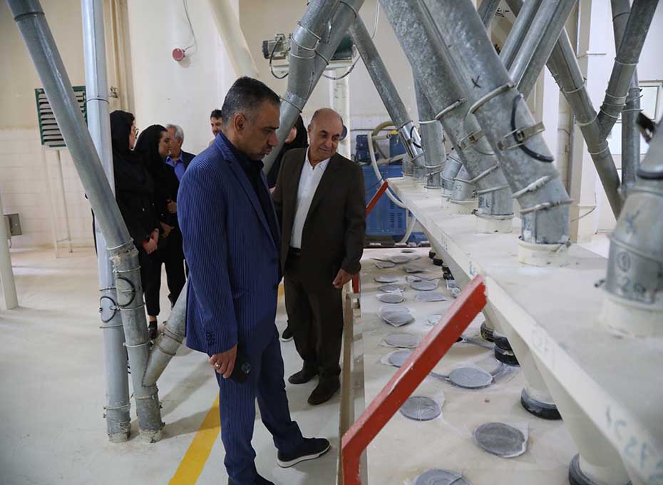  بازدید رئیس اتاق  بازرگانی قزوین ازمجتمع تولیدی شمس آذر