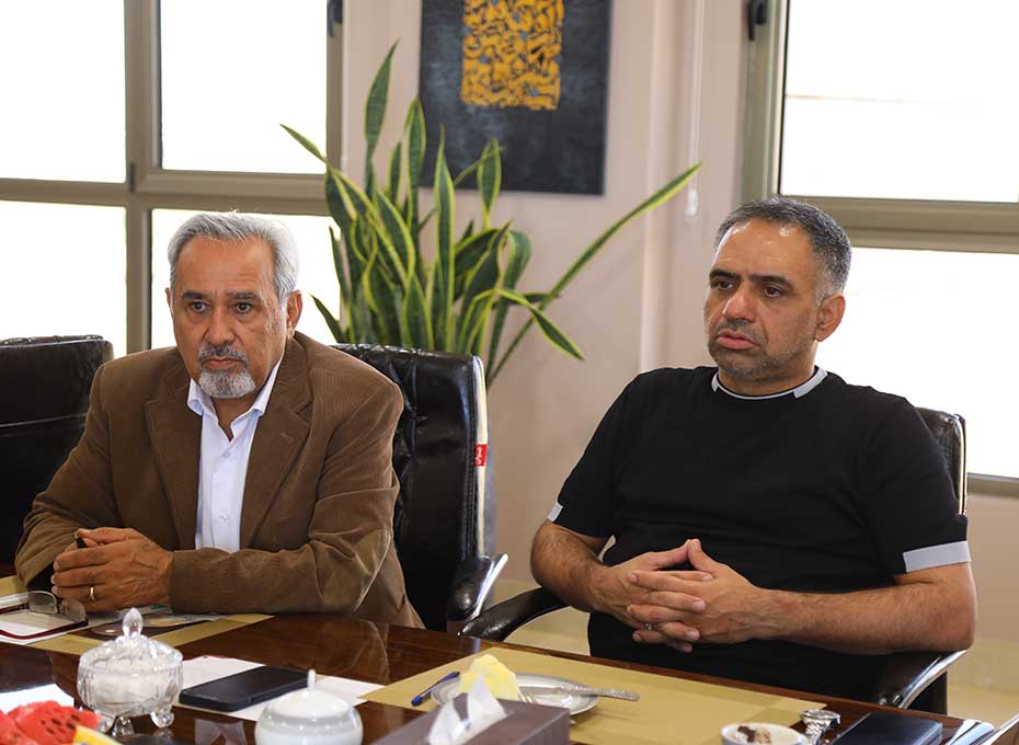 جلسه  بررسی ظرفیتهای فرهنگی جهت ایجادبرندگردشگری ویژه قزوین دراتاق بازرگانی برگزارشدعکس کمکی شماره1