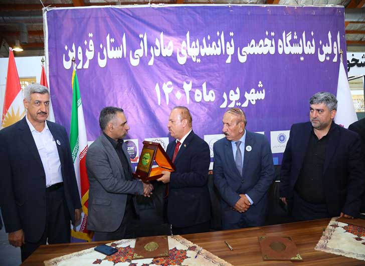 در راستای رشد و توسعه اقتصادی ، سرمایه گذاری و افزایش درآمد فعالین اقتصادی طرفین و همچنین توسعه بازار های صادراتی برای هر دو کشور ایران و عراق و حضور یا برگزاری نمایشگاه های مشترک ، این تفاهم نامه منعقد شده است.عکس کمکی شماره1