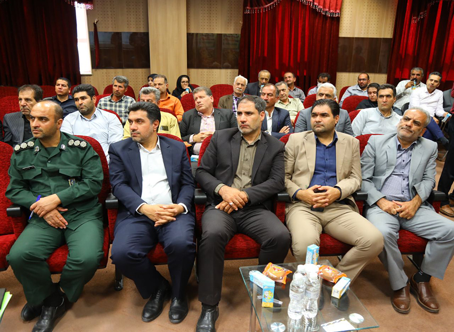  صبح دوشنبه سوم مهرماه سال جاری ، آیین گرامیداشت هفته دفاع مقدس در حوزه صنعت درسالن اجتماعات مرکز کسب وکارشهرک صنعتی کاسپین برگزارشد.عکس کمکی شماره3