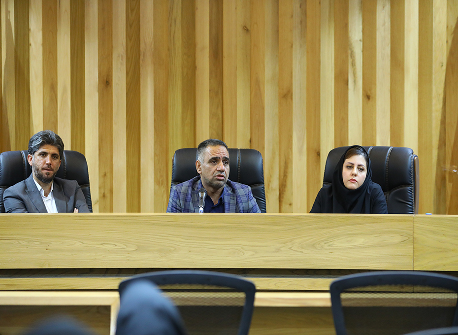 برگزاری پنجمین نشست ماهانه پرسنل اتاق بازرگانی با آقای مهندس عبدیان رئیس پارلمان بخش خصوصی استان