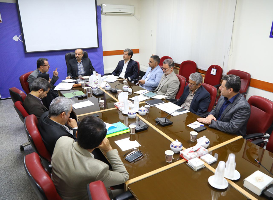 نشست تخصصی طرح تهیه و تدوین سندراهبردی توسعه سرمایه گذاری وتوسعه صادرات استان دراستانداری قزوین برگزارشد.عکس کمکی شماره1