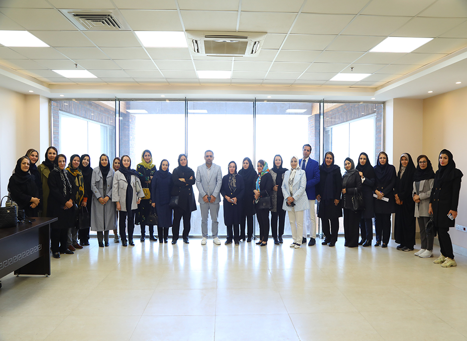 ظهر پنجشنبه بیستم مهرماه، مجمع عمومی عادی کانون زنان بازرگان استان درسالن سرای بازرگان طبقه ششم اتاق بازرگانی قزوین تشکیل شدعکس کمکی شماره3