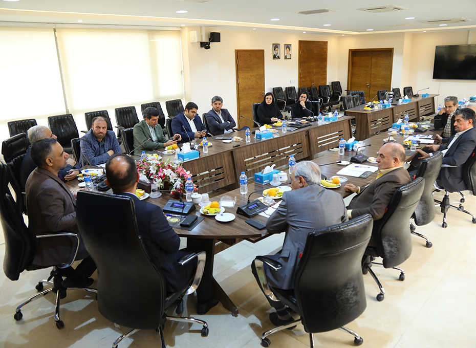 ظهر دوشنبه بیست وچهارم مهرماه، ششمین جلسه هیات نمایندگان اتاق بازرگانی ،صنایع،معادن وکشاورزی قزوین  دردور ششم فعالیت به ریاست آقای مهندس عبدیان و باحضوراکثریت  اعضای هیات نمایندگان ،معاون اجرایی و مشاوررئیس و  دبیر اجرایی اتاق قزوین تشکیل شد.عکس کمکی شماره5