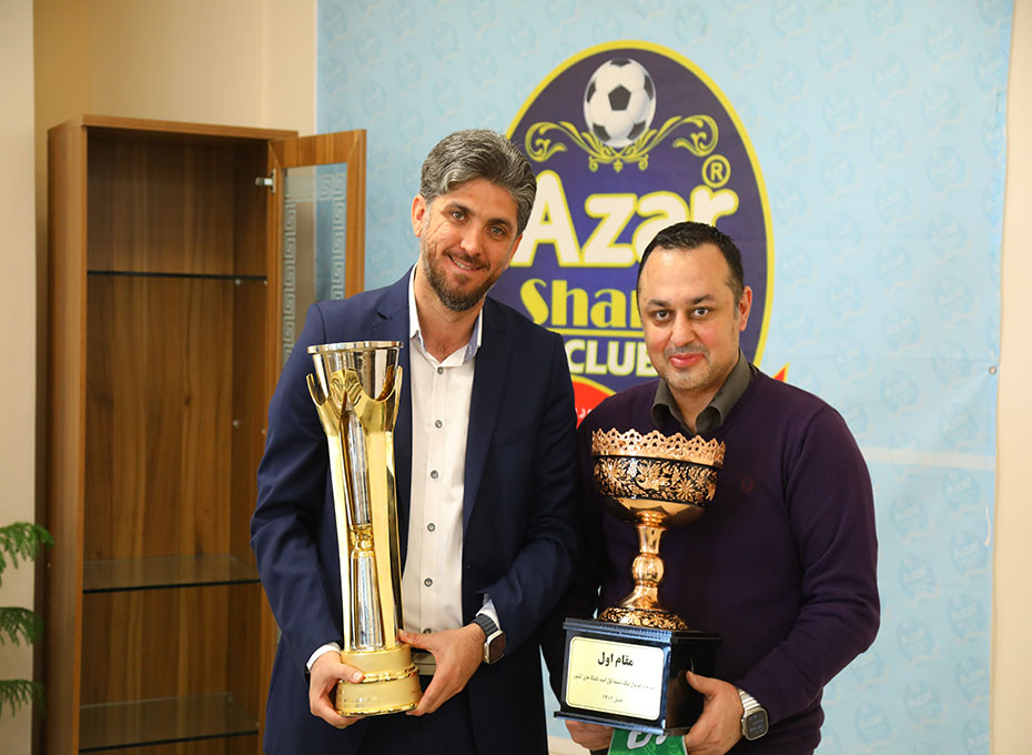 ظهریکشنبه هفتم آبان ماه طی برنامه ای دراتاق بازرگانی قزوین وبه منظور حمایت ازباشگاه ورزشی شمس آذر ،دفتراین باشگاه درطبقه ششم اتاق قزوین افتتاح شد.عکس کمکی شماره2