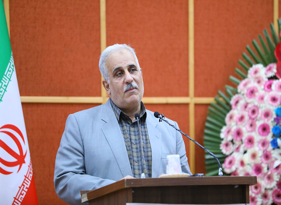 در مراسم تجلیل ازصادرکنندگان استان قزوین درسال 1401 ازسه صادرکننده نمونه ملی ازاستان قزوین،۳۴صادرکننده نمونه استانی ۲پیشکسوت حوزه صنعت و کشاورزی و ۵ مدیر اقتصادی استان تجلیل به عمل آمد.عکس کمکی شماره6