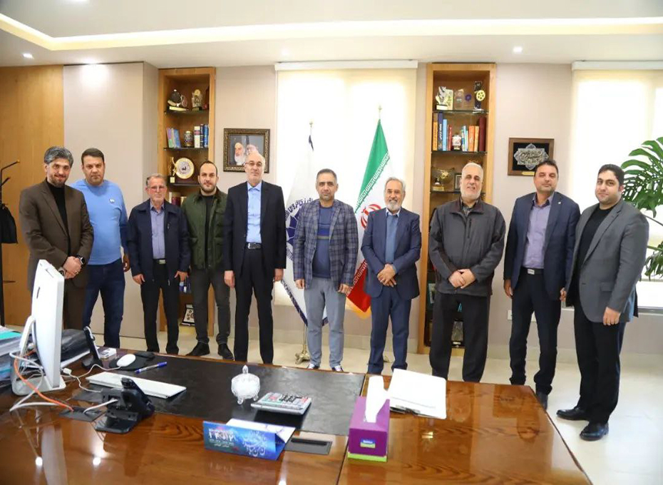 باحضور  دبیر ستادتسهیل و رفع موانع تولید کشور در  اتاق بازرگانی قزوین                                                                                               نشست تخصصی بررسی مشکلات واحدهای صنعتی و تولیدی استان تشکیل شد                                                                                             