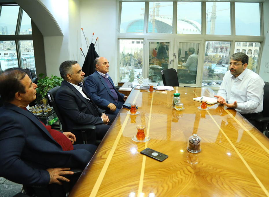 رئیس کل گمرک ایران دردیدارباریاست اتاق بازرگانی قزوین وفعالان اقتصادی استان: پایانه گمرکی شهرک صنعتی پاسارگارد به زودی افتتاح می شود