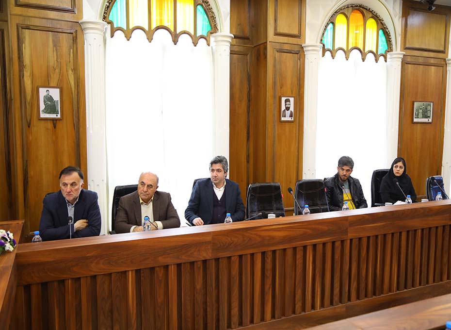 بعدازظهردوشنبه   نشست فوق العاده هیات نمایندگان اتاق بازرگانی،صنایع،معادن وکشاورزی قزوین درسالن اعتمادالتجار تشکیل شد.عکس کمکی شماره1