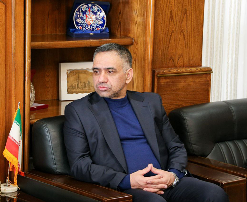 صبح سه شنبه در دیدار روسای اتاق‌های بازرگانی، صنایع، معادن و کشاورزی «قزوین»و «خراسان رضوی» درساختمان اداری اتاق بازرگانی مشهد ، طرفین بر ظرفیت‌ تعامل اتاق‌های استانی و لزوم هم‌افزایی به منظور مطالبه‌گری دغدغه‌های بخش خصوصی به منظور رفع مشکلات پیش روی فعالان اقتصادی تاکید کردندعکس کمکی شماره2