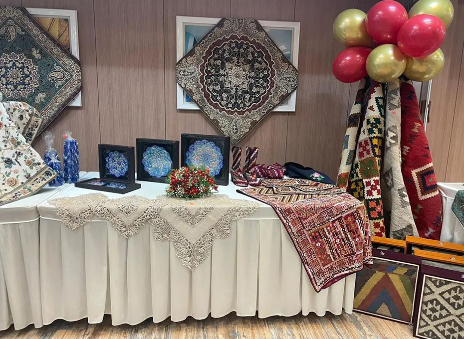 بازدید هیات رئیسه اتاق بازرگانی قزوین از نمایشگاه صنایع دستی زنان سرپرست خانوار  اتاق بازرگانی تهران