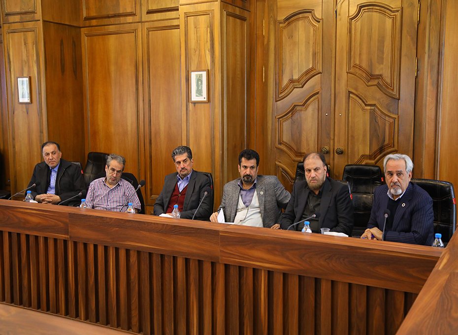 بعدازظهرادوشنبه، یازدهمین جلسه ماهانه هیات نمایندگان دورششم اتاق بازرگانی ،صنایع،معادن وکشاورزی  قزوین  ،درسالن اعتمادالتجار(طبقه هشتم)پارلمان بخش خصوصی استان تشکیل شدعکس کمکی شماره2