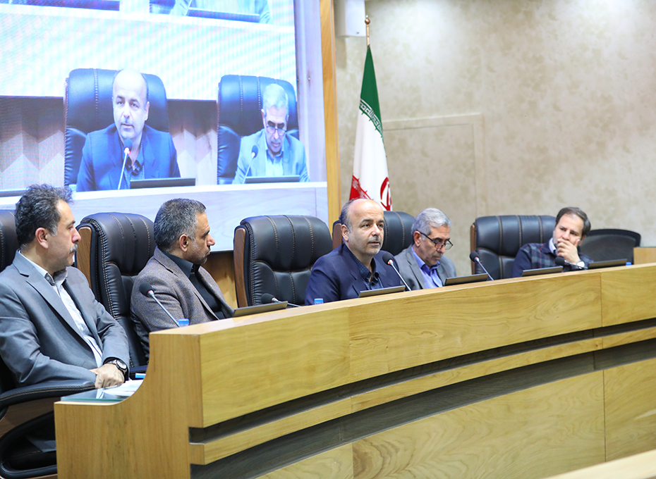 در اولین نشست فصلی هیات نمایندگان اتاق بازرگانی  قزوین با مدیران حوزه اقتصاد استان مطرح شد؛ مجموعه اتاق بازرگانی قزوین، هدفمند و برنامه محوردرحال حرکت به سمت توسعه پایدار  استان است