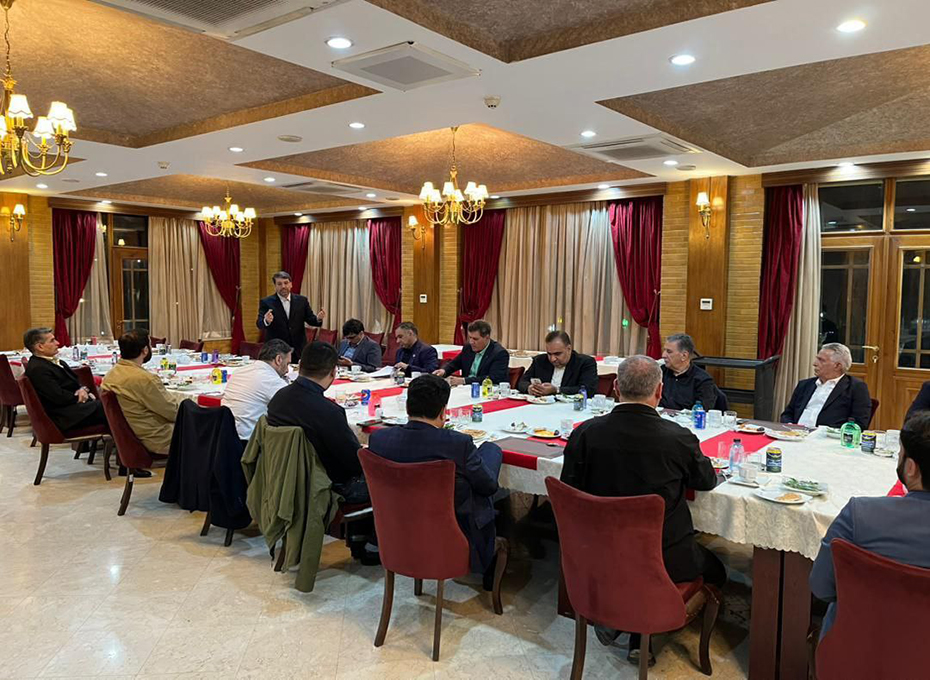 باحضورمهندس عبدیان رئیس اتاق بازرگانی قزوین صورت گرفت؛ نشست سه جانبه مدیران اقتصادی دولت،نمایندگان مجلس و هیات رئیسه اتاق های بازرگانی کشور