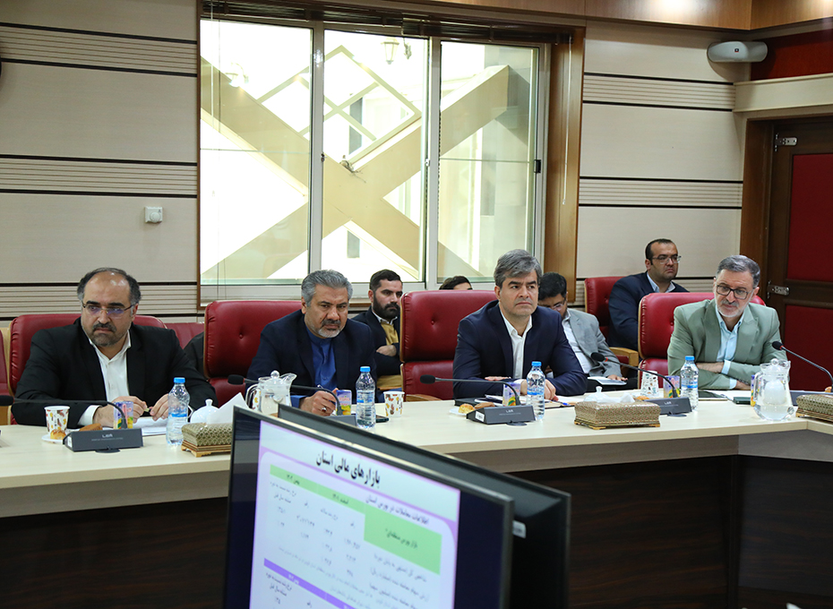 صبح شنبه بیست وپنجم فروردین ماه، نود وچهارمین شورای گفت وگوی دولت وبخش خصوصی استان قزوین و اولین  جلسه درسال جهش تولید بامشارکت مردم به ریاست دکتراعلایی استاندارقزوین و باحضور آقایان مهندس عبدیان رئیس اتاق بازرگانی و دبیر شورای گفت وگو،رمضانی معاون دادستان عمومی وانقلاب قزوین ،رحمانی معاون اقتصادی استانداری،اعضای هیات رئیسه و نمایندگان پارلمان بخش خصوصی استان  درشورا،مدیران ارشد اقتصادی ،مدیران اجرایی اتاق وفعالان اقتصادی استان  درسالن اجتماعات حوزه استاندارقزوین تشکیل شدعکس کمکی شماره3