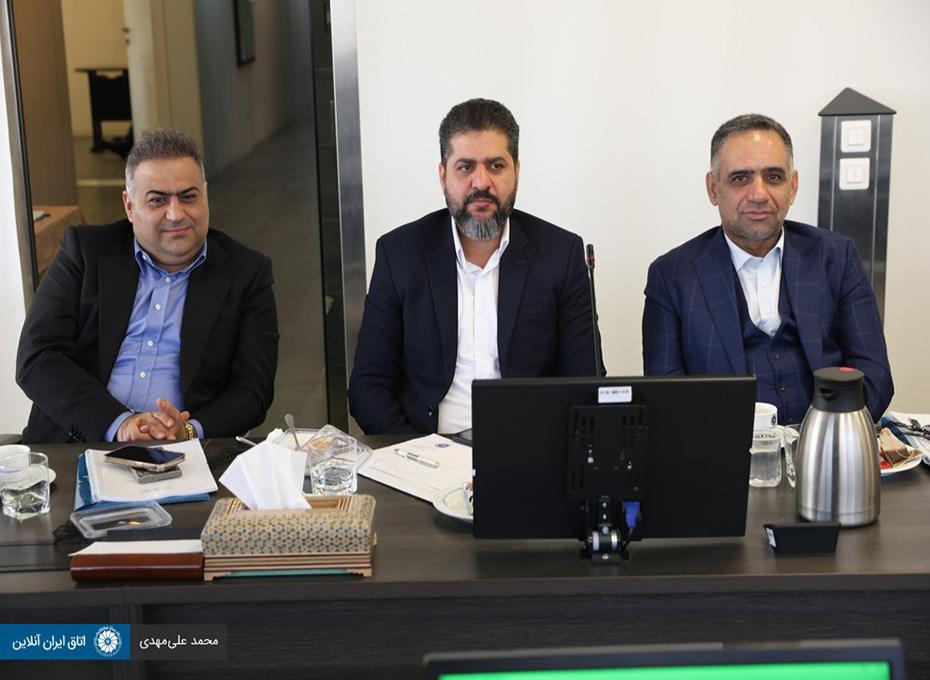 نشست شورای روسای اتاق‌های بازرگانی، صنایع، معادن و کشاورزی کشور با رئیس و هیات رئیسه اتاق ایران برگزار شد. راهکارها و الزامات جهش تولید با مشارکت مردم، یکی از محورهای اصلی این نشست بودعکس کمکی شماره3