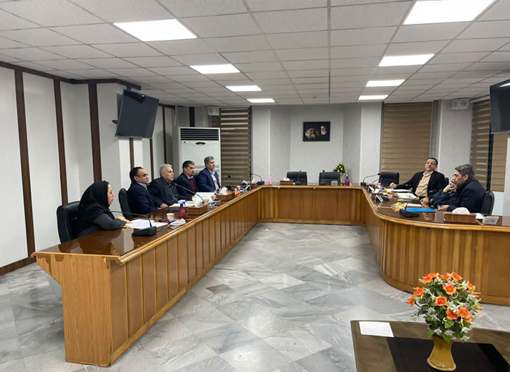 عصرسه شنبه 18بهمن ماه نخستین نشست دومین دوره خبرگان بانکی استان باحضور آقایان مهندس بخشنده رئیس اتاق بازرگانی قزوین، معدنی دبیر شورای هماهنگی بانکهای استان و اعضای هیات در سالن اجتماعات سرپرستی بانک ملی استان تشکیل شد و طی آن ،مشکلات مالی واحدهای تولیدی و صنعتی مورد بررسی گرفت