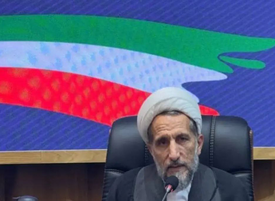 دراین نشست 150دقیقه ای که درفضایی صمیمانه وبه ریاست مهندس عبدیان وباحضورآیت الله اسلامی ومظفری نمایندگان استان درششمین مجلس خبرگان رهبری،خانم دکترمحمدبیگی نماینده قزوین درمجلس دوازدهم ،اعضای هیات رئیسه ،هیات نمایندگان،دبیر  اجرایی و کارکنان اتاق بازرگانی تشکیل شد؛ مهمترین دغدغه  های فعالان بهش خصوصی مطرح گردید.عکس کمکی شماره1