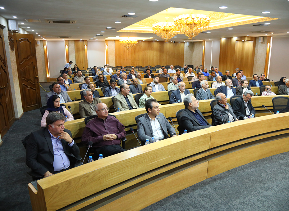 🔶همایش تحولات جهانی،چالشها و جایگاه ایران به کوشش اتاق بازرگانی قزوین با همکاری انجمن انبوه سازان مسکن وساختمان استان  برگزار شدعکس کمکی شماره4