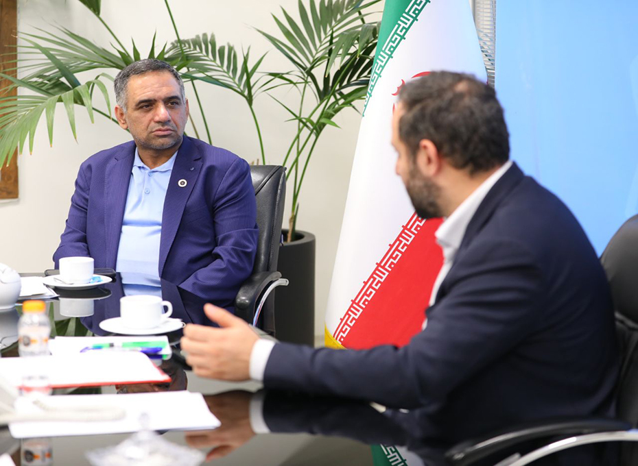 دیدارهیات رئیسه وهیات نمایندگان اتاق بازرگانی قزوین وهیات مدیره اتحادیه صادرکنندگان استان  بارئیس سازمان توسعه تجارت ایران                                           