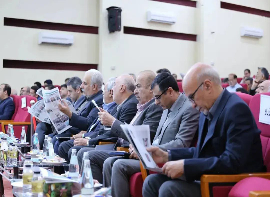 باحضوراعضای هیات رئیسه اتاق بازرگانی قزوین همایش بسیج تجار اتاق های بازرگانی و اصناف سراسر کشور برگزار شد