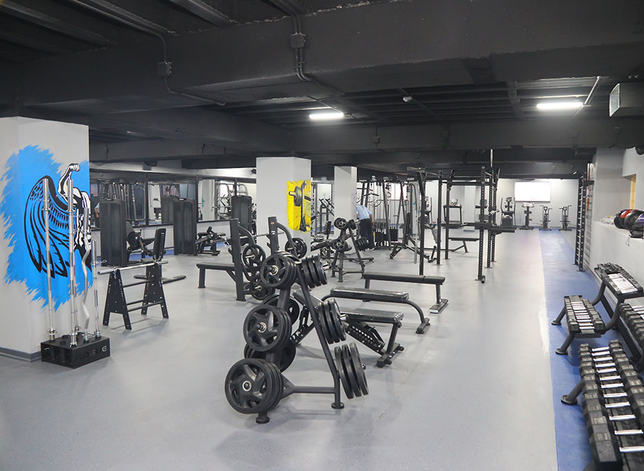 به مناسبت فرارسیدن عید سعید و مبارک غدیر خم، باشگاه ورزشی اختصاصی اتاق بازرگانی قزوین رسما" افتتاح شد و به بهره برداری رسیدعکس کمکی شماره1