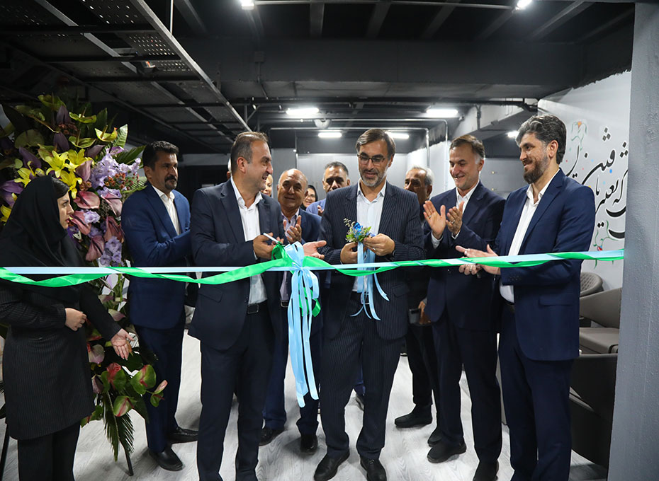 همزمان با فرارسیدن عید سعید غدیر خم باشگاه ورزشی اتاق بازرگانی قزوین،رسما" افتتاح شد