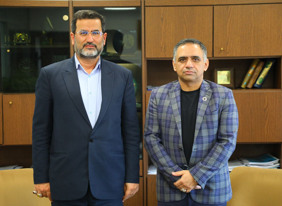 مهندس مهدی عبدیان رئیس اتاق بازرگانی قزوین و اتحادیه صادرکنندگان استان باحضوردروزارت صنعت،معدن وتجارت کشور بادکتر محمدمهدی برادران خلخالی،معاون صنایع عمومی این وزارتخانه دیدار و گفت وگو کرد.عکس کمکی شماره1