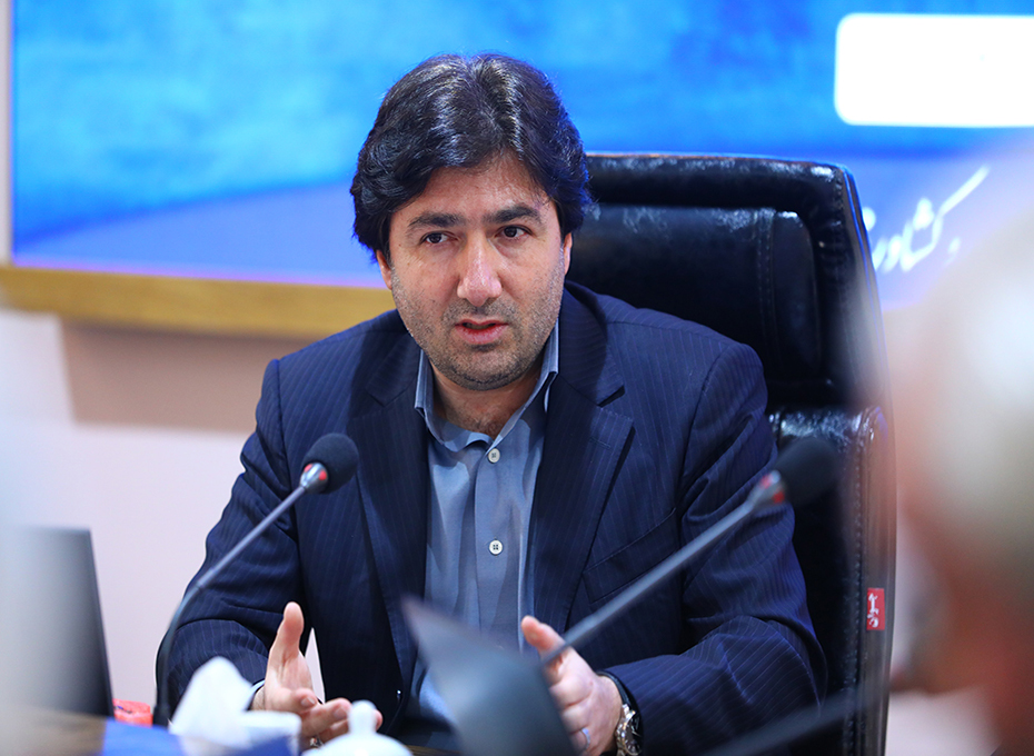 جلسه هیات مدیره انجمن كشمش استان قزوین به ریاست دکتر امیر عادل طاهرخاني و با حضور آقایان بيگدلي نماينده مردم تاكستان در مجلس شوراي اسلامي ،مهندس عبديان رئیس اتاق بازرگانی قزوین برگزار  شد.عکس کمکی شماره3