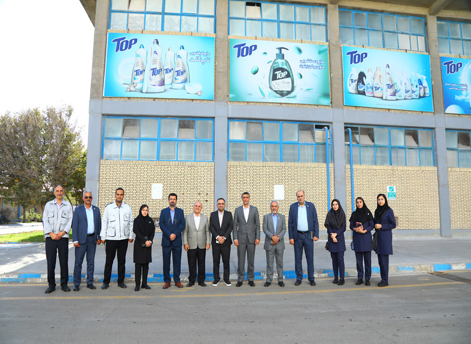 برنامه بازدید ادواری مهندس عبدیان رئیس اتاق بازرگانی  ،صنایع، معادن وکشاورزی قزوین از چهار شرکت تولیدی و صنعتی واقع درشهرک صنعتی لیا وشهرستان بوئین زهرا برگزارشدعکس کمکی شماره4