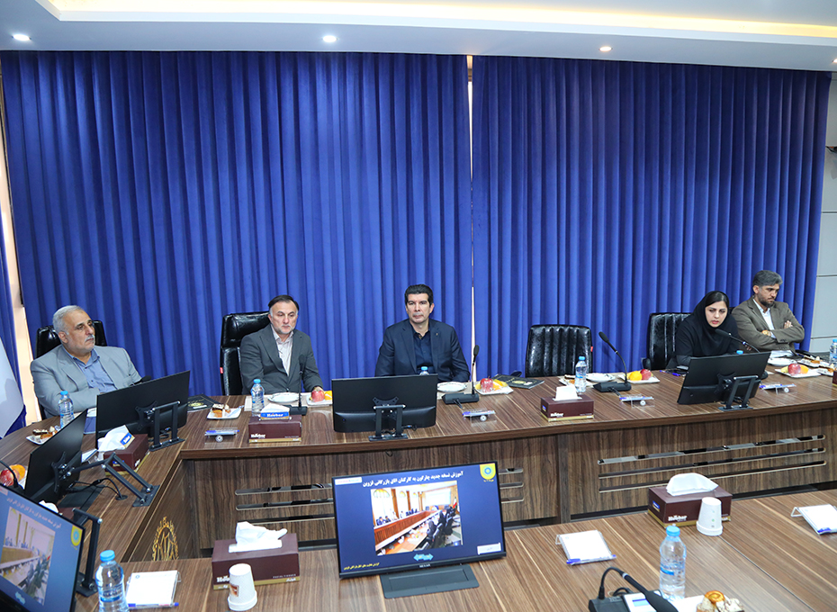 هشتمین نشست ماهانه  هیات نمایندگان اتاق بازرگانی قزوین درسال جاری، درسالن آبگینه پارلمان بخش خصوصی استان تشکیل شدعکس کمکی شماره4