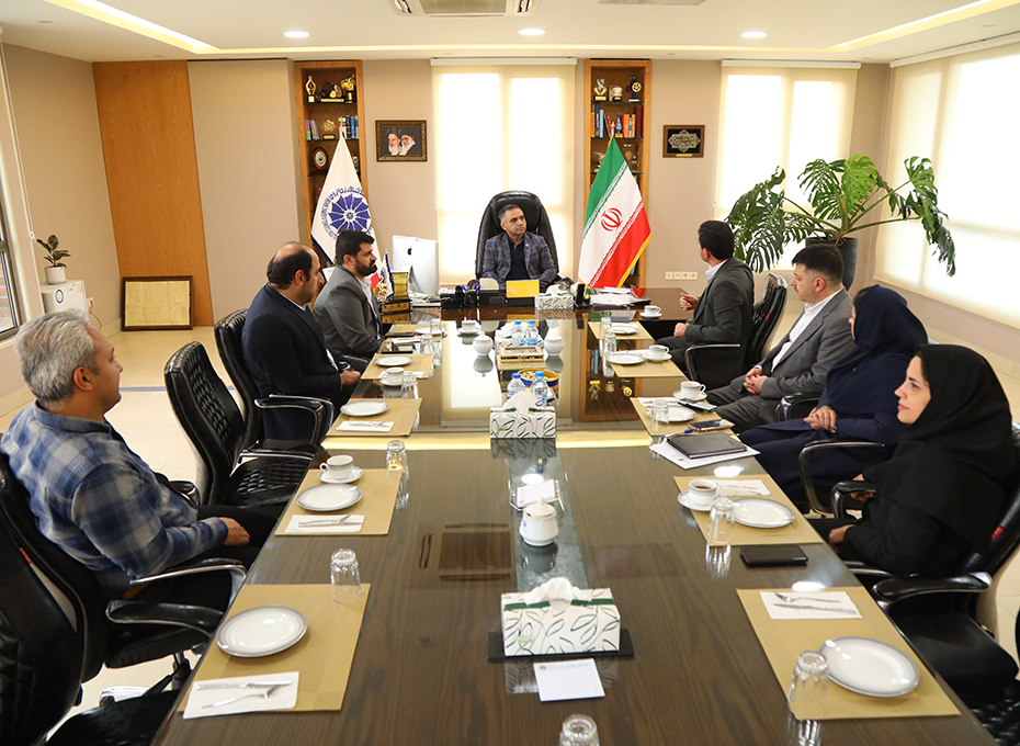 خبرمهم رئیس اتاق بازرگانی قزوین برای اعضای اتاق بازرگانی قزوین وفعالان اقتصادی استان عکس کمکی شماره1