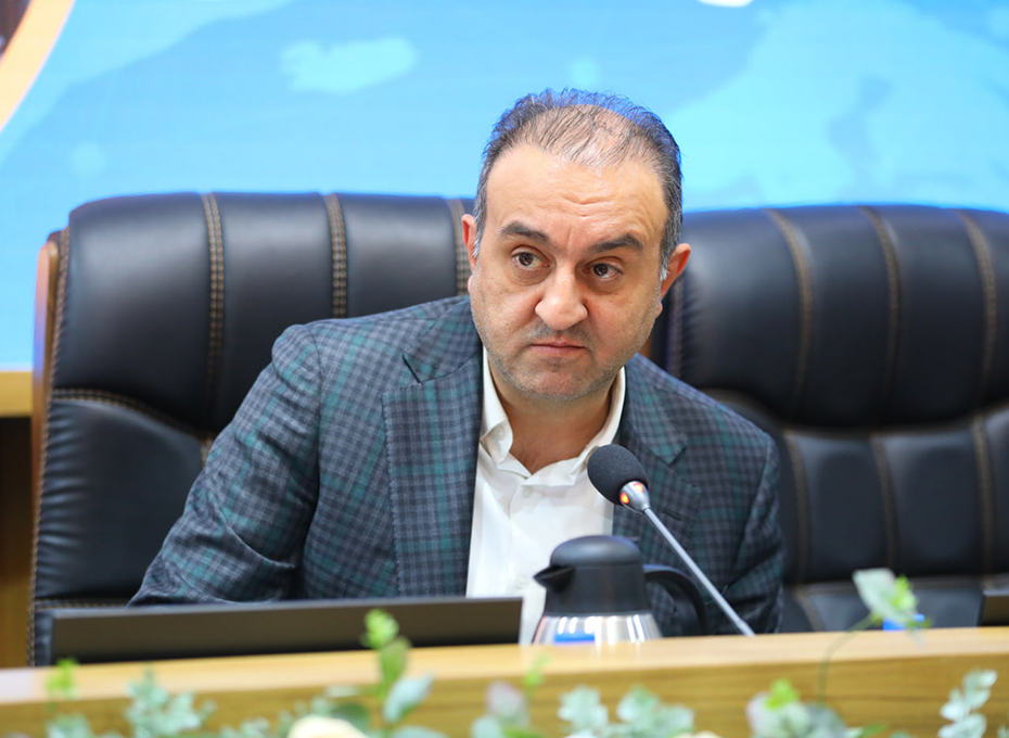 روزدوشنبه مجمع عمومی عادی اتحادیه صادرکنندگان استان قزوین باحضور اعضای هیات  مدیره ،نماینده اتاق ایران و اعضای این تشکل مهم اقتصادی استان درسالن وکیل التجار اتاق بازرگانی، صنایع، معادن وکشاورزی قزوین برگزارشدعکس کمکی شماره9