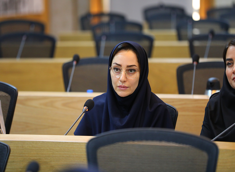 ارائه گزارش جامعی از فعالیت های 18 ماهه دور ششم اتاق قزوین از ابتدای آغاز به کار این دوره تا پایان آبان ماه به هیات رئیسه و هیات نمایندگان 