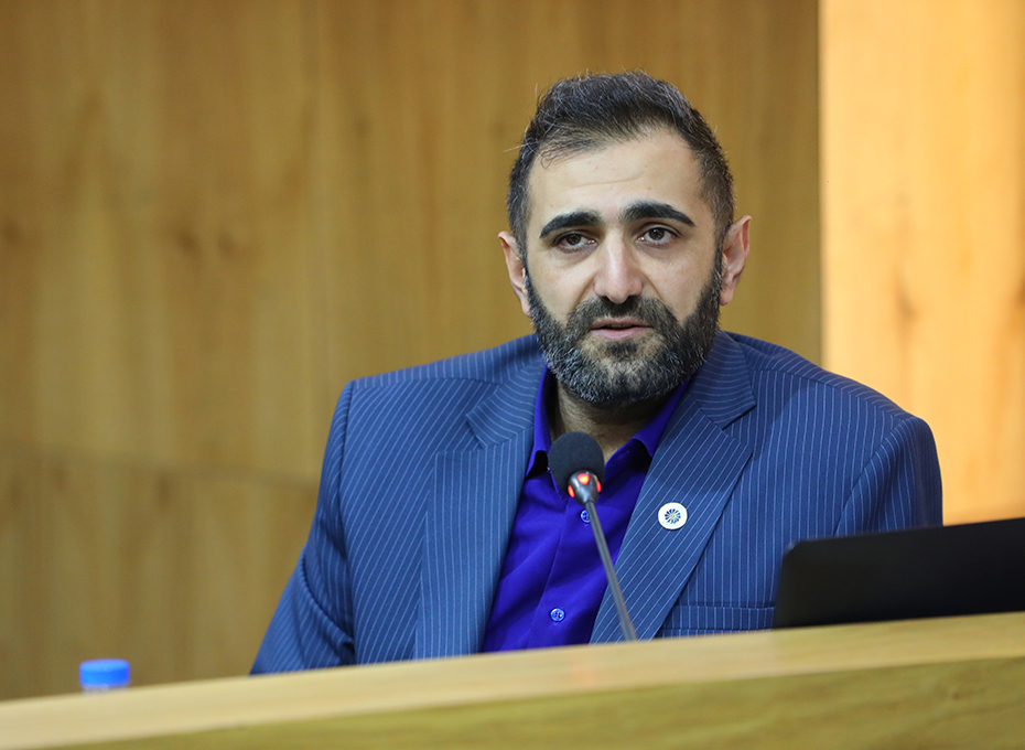 ارائه گزارش جامعی از فعالیت های 18 ماهه دور ششم اتاق قزوین از ابتدای آغاز به کار این دوره تا پایان آبان ماه به هیات رئیسه و هیات نمایندگان 