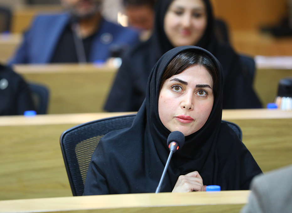 ارائه گزارش جامعی از فعالیت های 18 ماهه دور ششم اتاق قزوین از ابتدای آغاز به کار این دوره تا پایان آبان ماه به هیات رئیسه و هیات نمایندگان 
