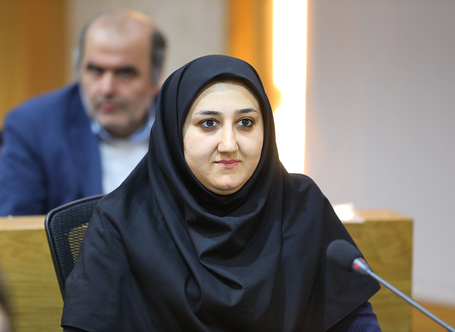 ارائه گزارش جامعی از فعالیت های 18 ماهه دور ششم اتاق قزوین از ابتدای آغاز به کار این دوره تا پایان آبان ماه به هیات رئیسه و هیات نمایندگان 