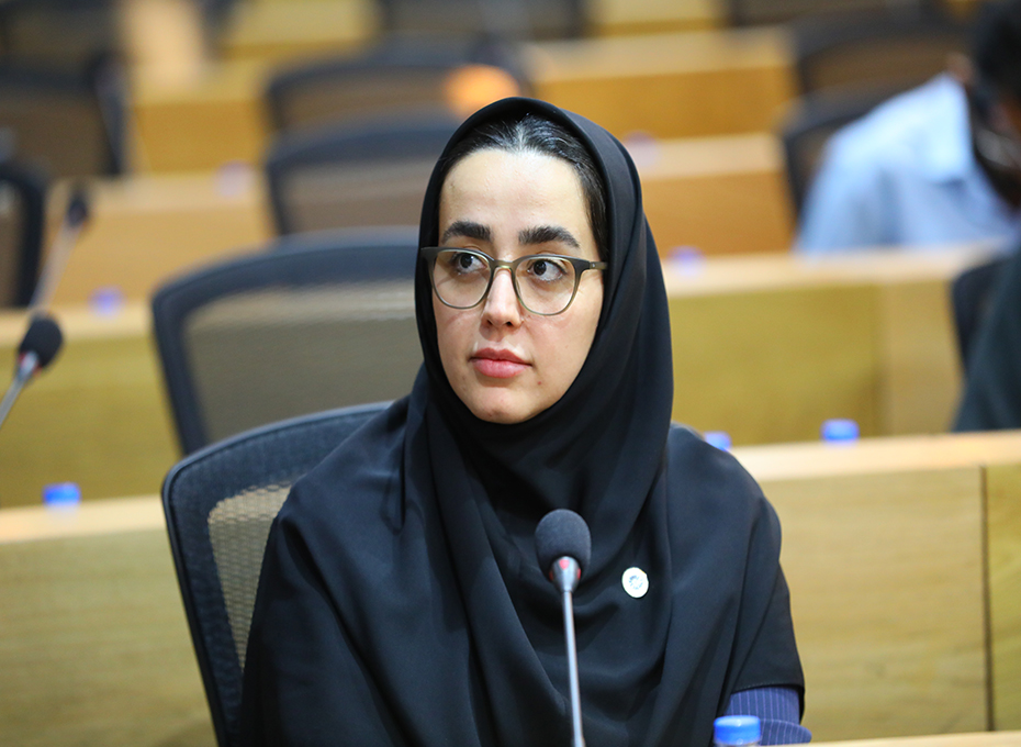 ارائه گزارش جامعی از فعالیت های 18 ماهه دور ششم اتاق قزوین از ابتدای آغاز به کار این دوره تا پایان آبان ماه به هیات رئیسه و هیات نمایندگان 