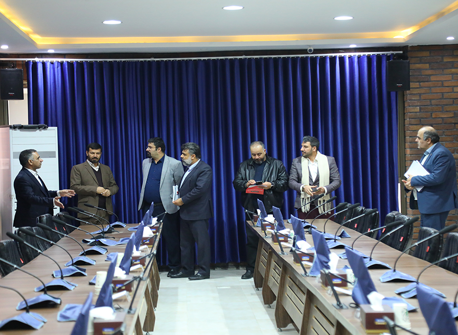 تمام امکانات اتاق بارزگانی دراختیارانجمنها وتشکلهای تخصصی قرارداردعکس کمکی شماره1