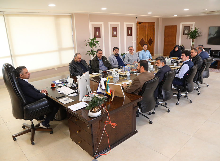 تمام امکانات اتاق بارزگانی دراختیارانجمنها وتشکلهای تخصصی قرارداردعکس کمکی شماره4