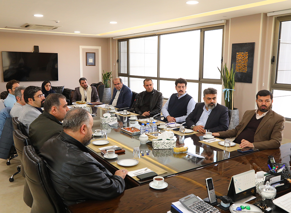 تمام امکانات اتاق بارزگانی دراختیارانجمنها وتشکلهای تخصصی قرارداردعکس کمکی شماره6