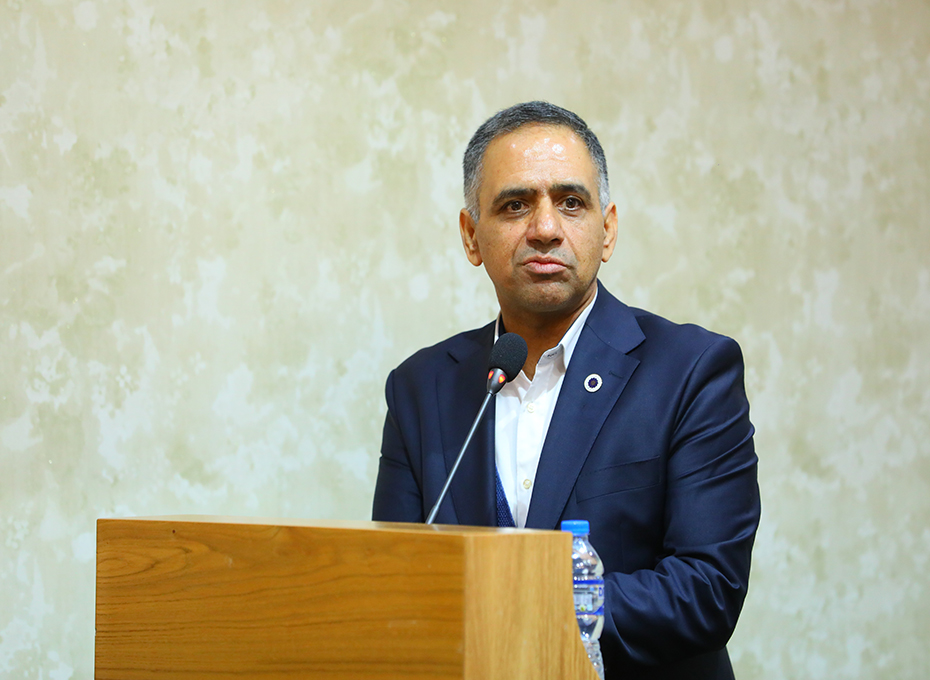 بعدازظهر یکشنبه، طی مراسمی درسالن وکیل التجار پارلمان بخش خصوصی استان قزوین به مناسب سالروز ولادت حضرت زهرا(س) آیین بزرگداشت روز زن ومقام مادر ویژه بانوان استان همراه با اتاق بازرگانی قزوین برای دومین  سال پیاپی  برگزارشد.عکس کمکی شماره3