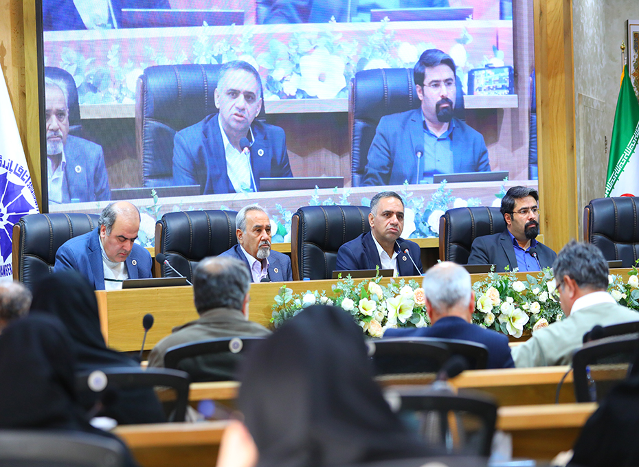 هشتمین نشست خبری رسانه های گروهی استان باریاست اتاق بازرگانی قزوین برگزارشد