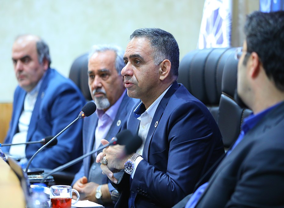 هشتمین نشست خبری رسانه های گروهی استان باریاست اتاق بازرگانی قزوین برگزارشد