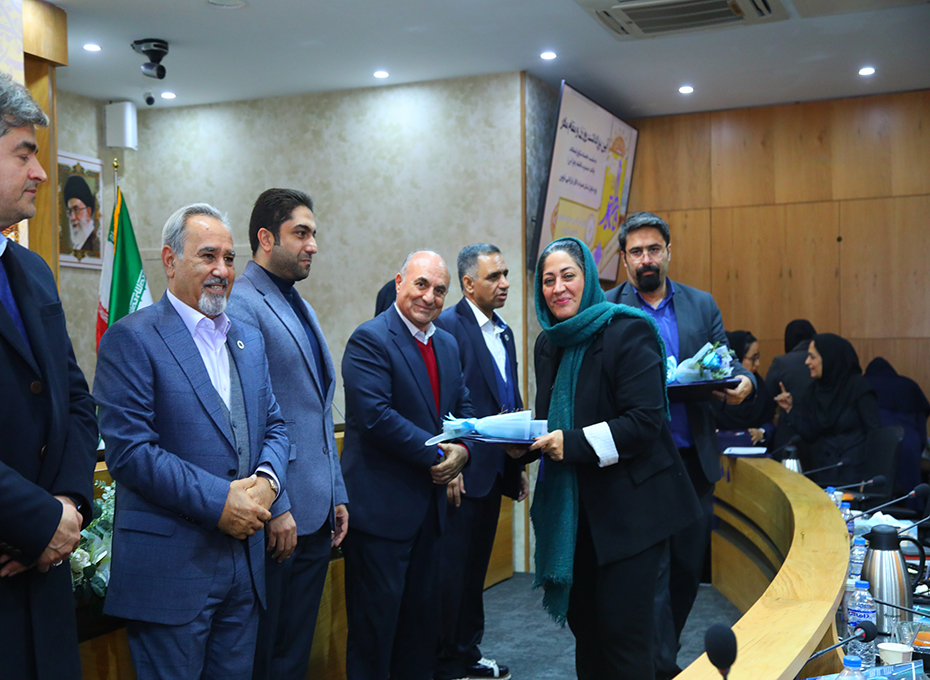  برگزاری آیین بزرگداشت روز زن ومقام مادر دراتاق بازرگانی قزوین