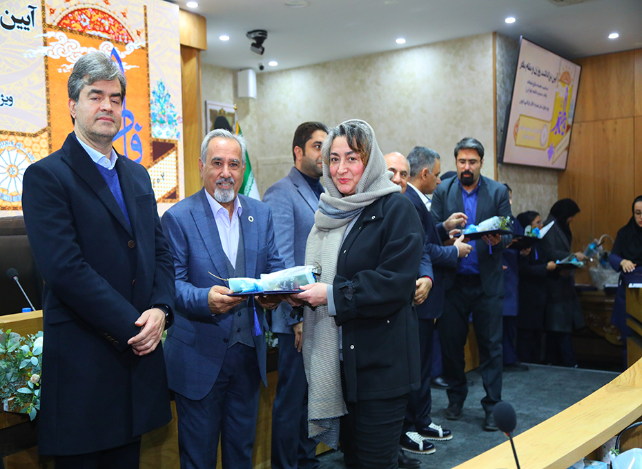 ادامه ی برگزاری آیین بزرگداشت روز زن ومقام مادر دراتاق بازرگانی قزوین
