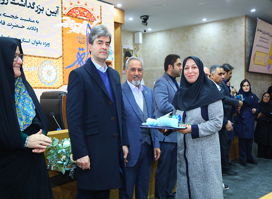 ادامه ی برگزاری آیین بزرگداشت روز زن ومقام مادر دراتاق بازرگانی قزوین
